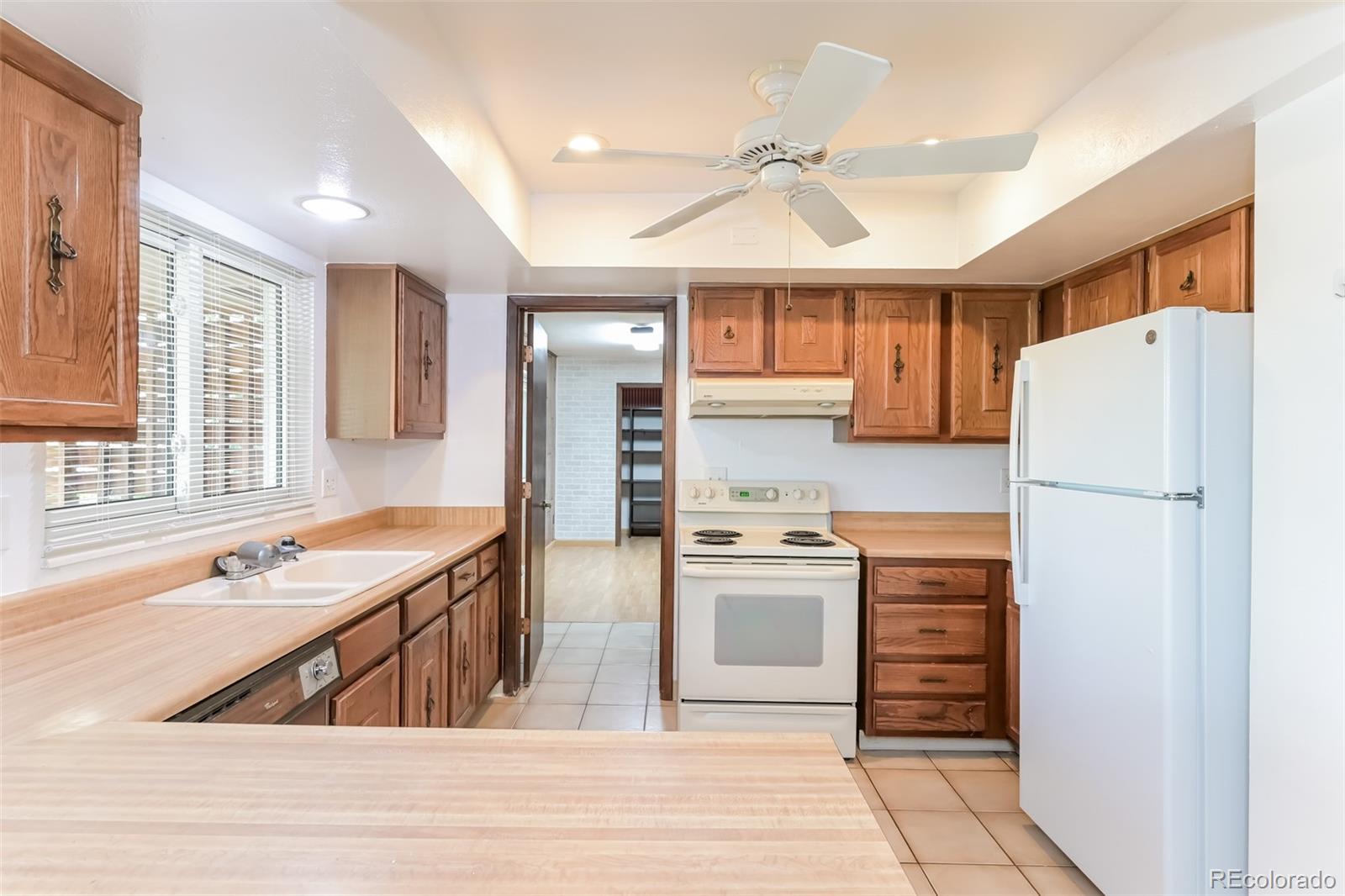 MLS Image #7 for 10064 w lake drive,littleton, Colorado