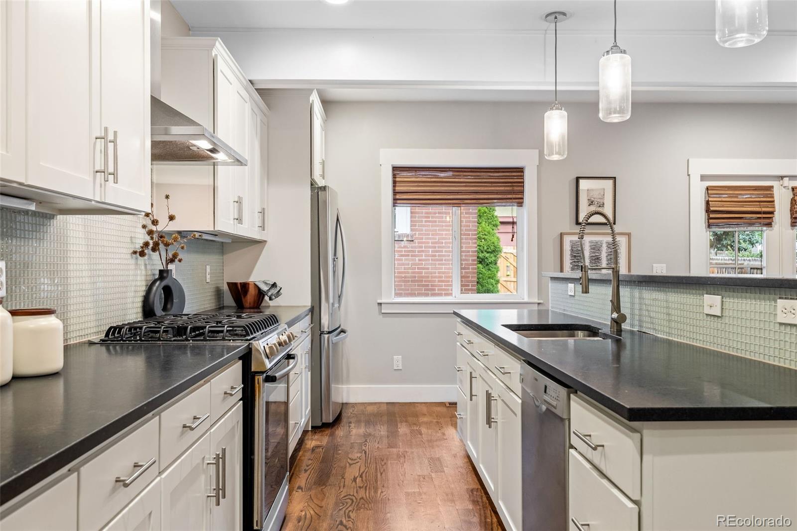 MLS Image #12 for 1031  fillmore street,denver, Colorado