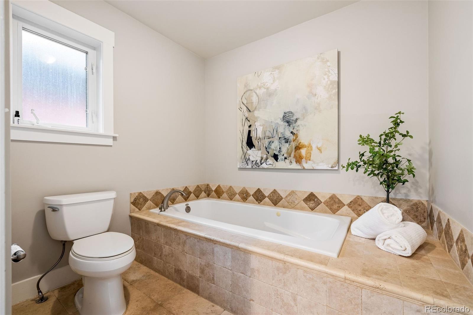 MLS Image #24 for 1031  fillmore street,denver, Colorado