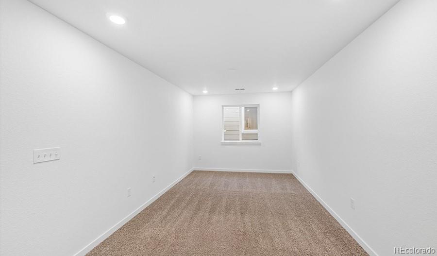 MLS Image #11 for 9232  telluride court,commerce city, Colorado