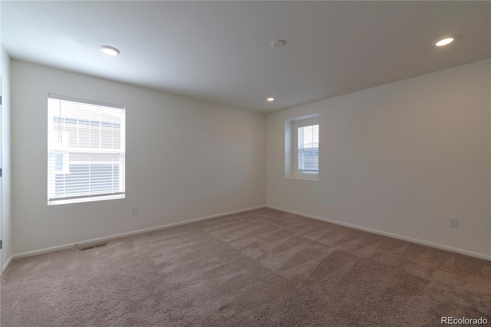 MLS Image #14 for 6253 n liverpool street,aurora, Colorado