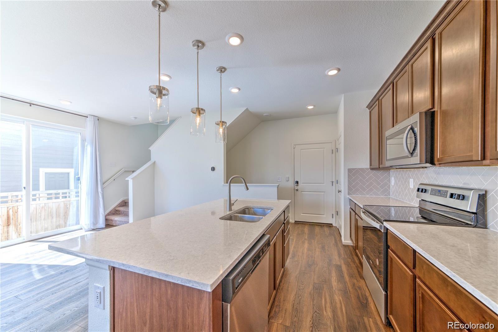 MLS Image #5 for 6253 n liverpool street,aurora, Colorado