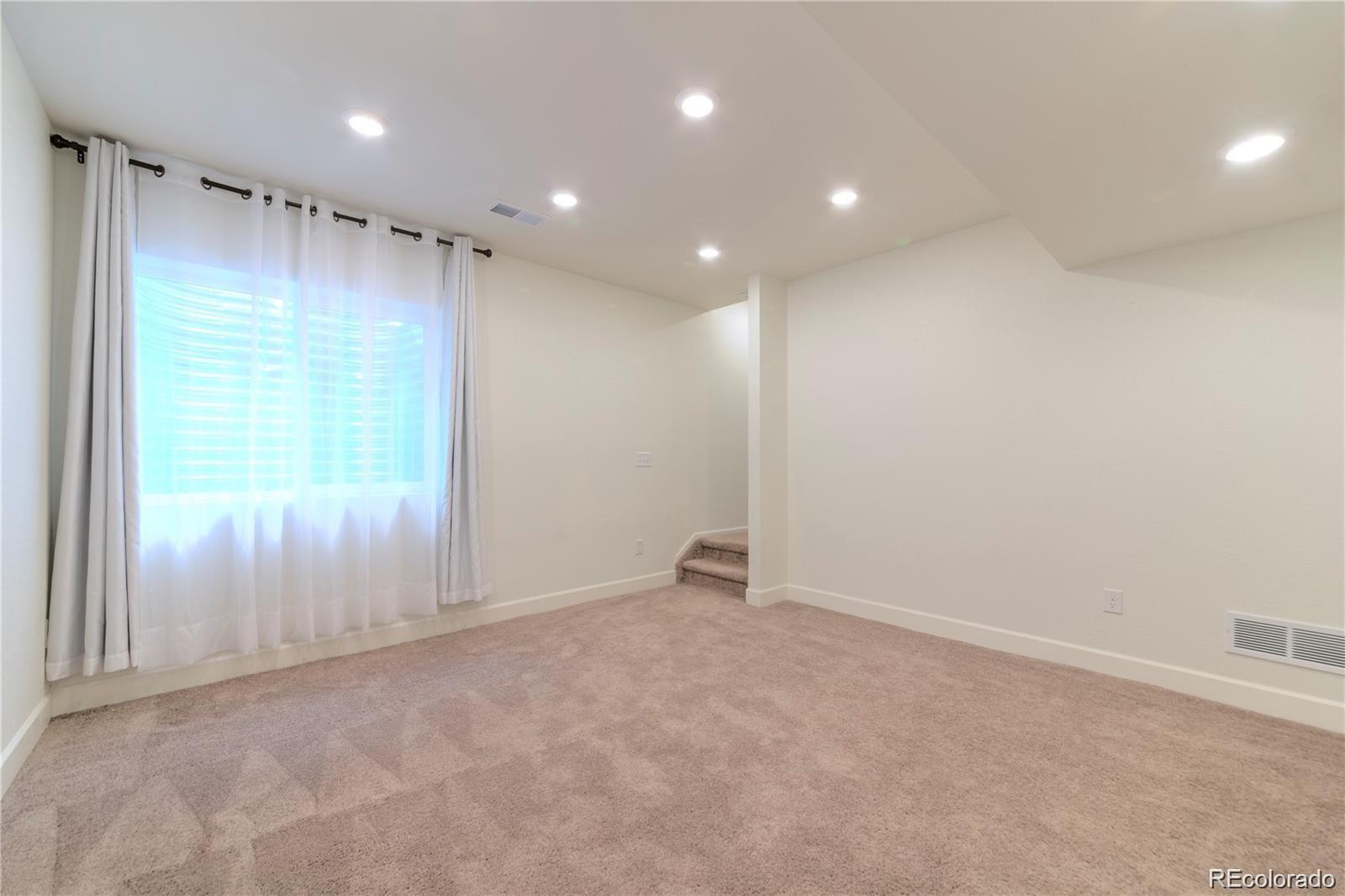 MLS Image #7 for 6253 n liverpool street,aurora, Colorado