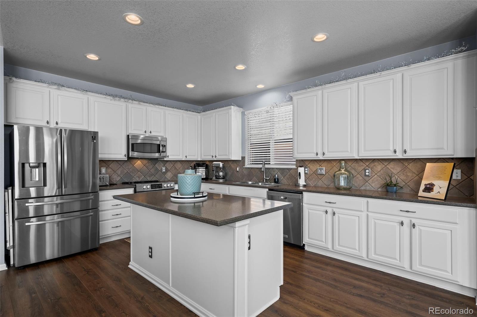 MLS Image #5 for 214 n flat rock street,aurora, Colorado