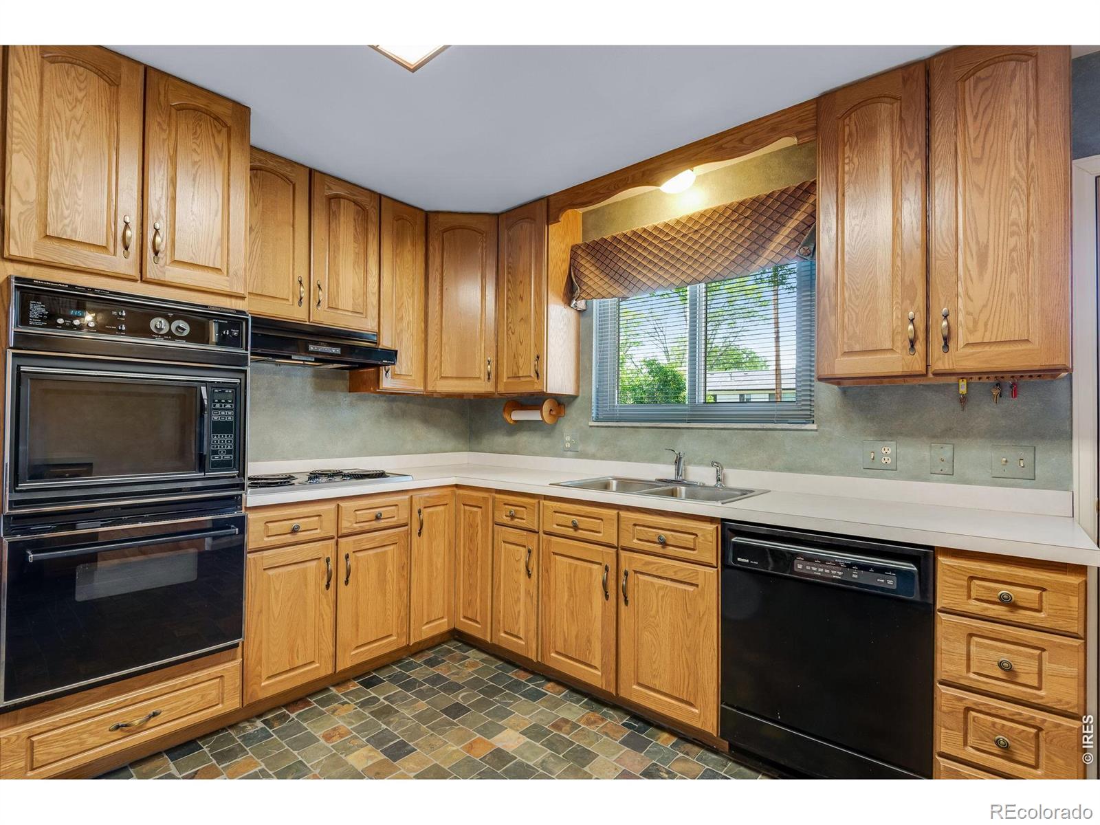 MLS Image #14 for 10903  bannock street,northglenn, Colorado