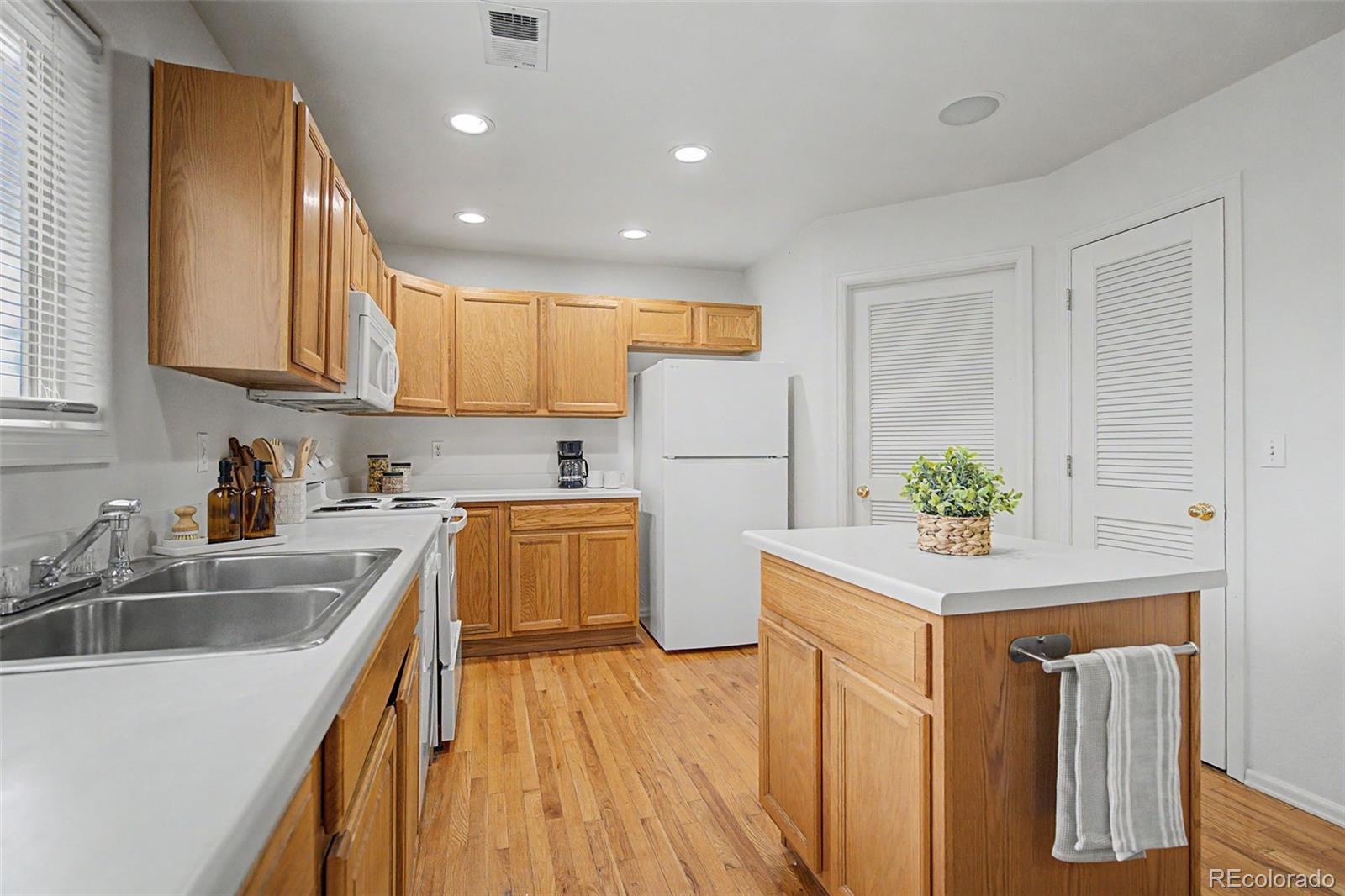 MLS Image #10 for 4975  universal heights,colorado springs, Colorado