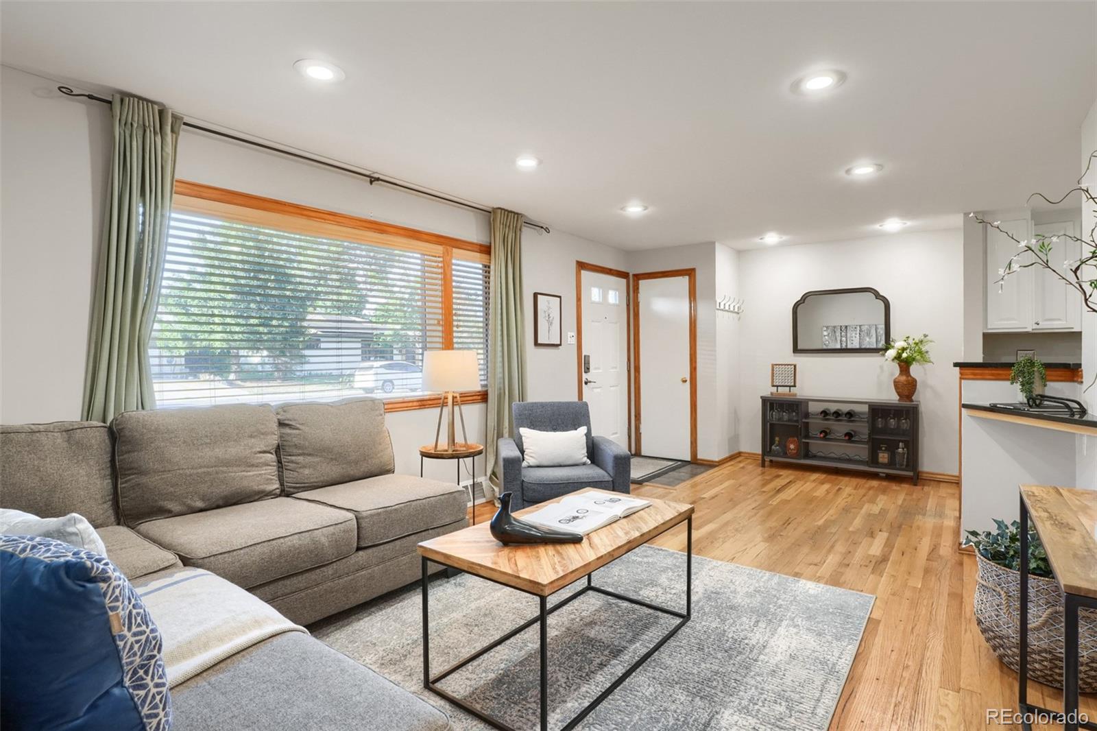 MLS Image #4 for 9920 w 54th avenue,arvada, Colorado