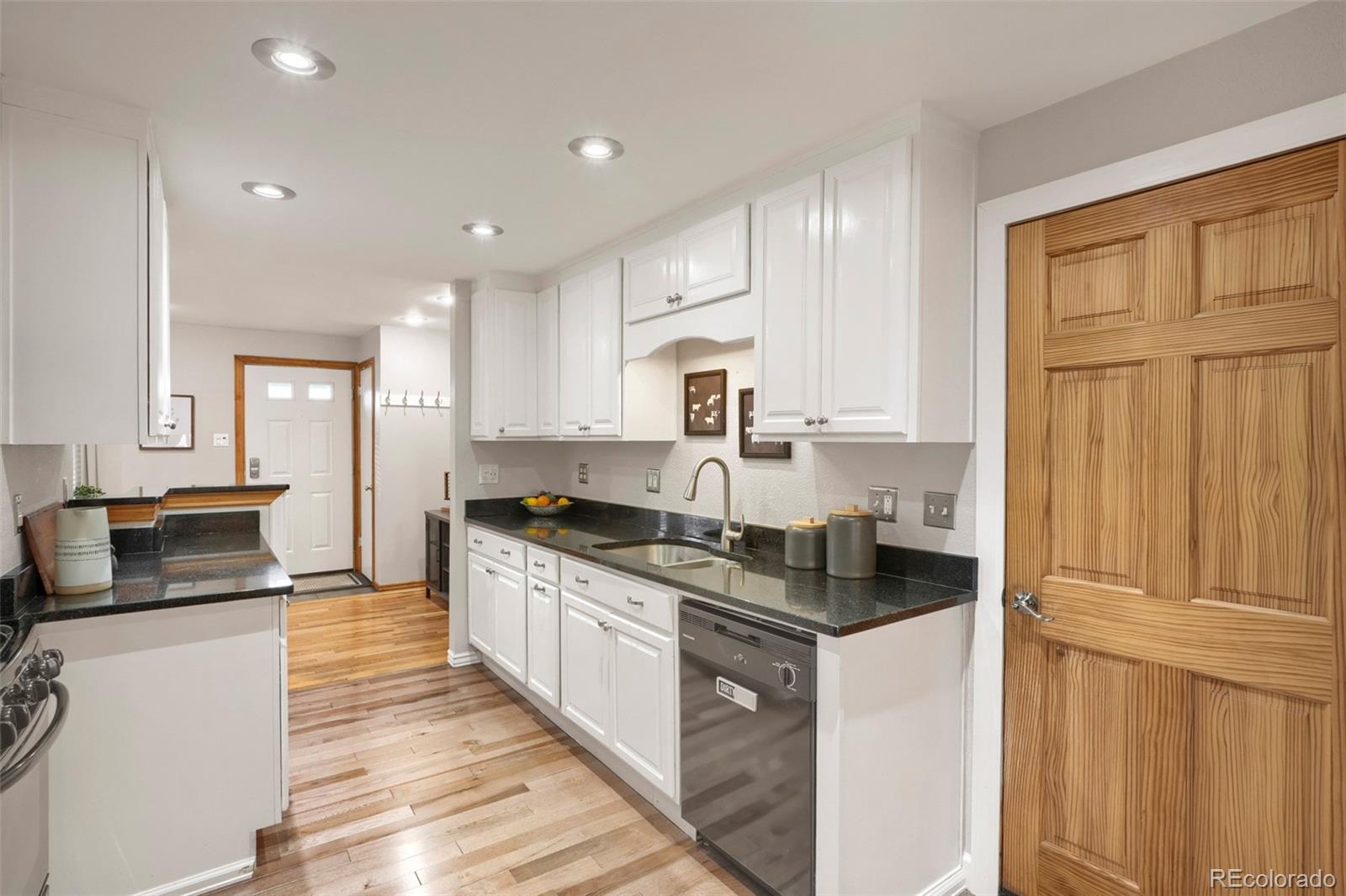 MLS Image #9 for 9920 w 54th avenue,arvada, Colorado