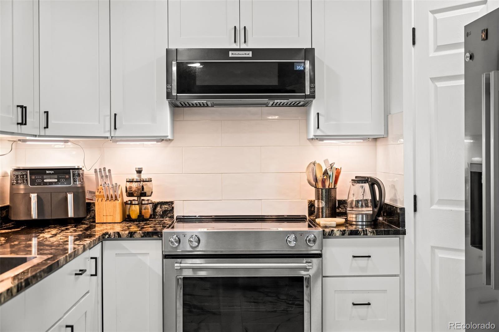 MLS Image #11 for 12147 e hawaii drive,aurora, Colorado