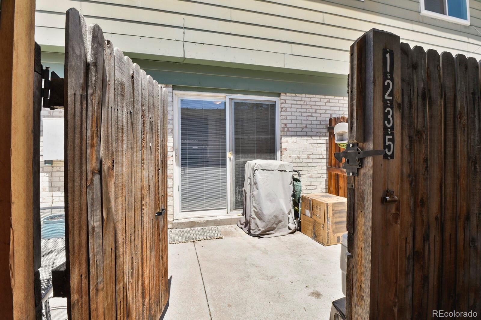 MLS Image #24 for 1235 s monaco street parkway,denver, Colorado