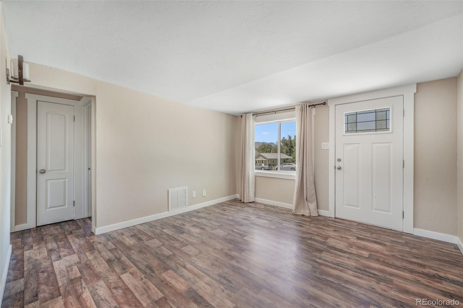 MLS Image #6 for 727 e rio grande street,colorado springs, Colorado