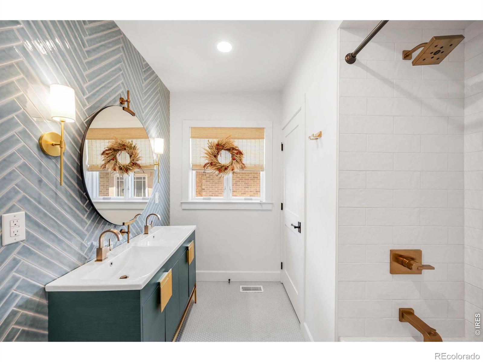MLS Image #11 for 1334 s marion street,denver, Colorado