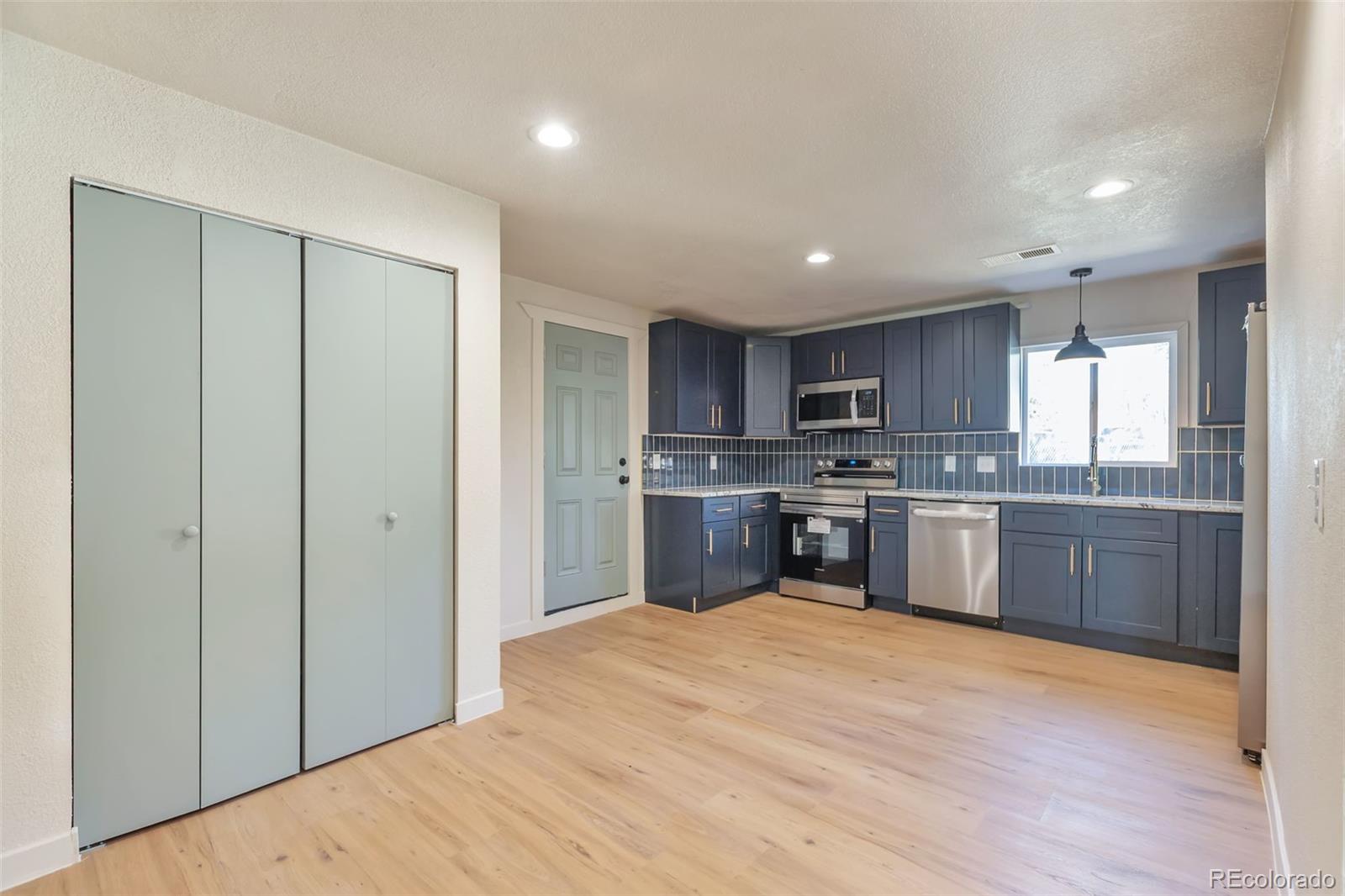 MLS Image #11 for 815  zion street,aurora, Colorado