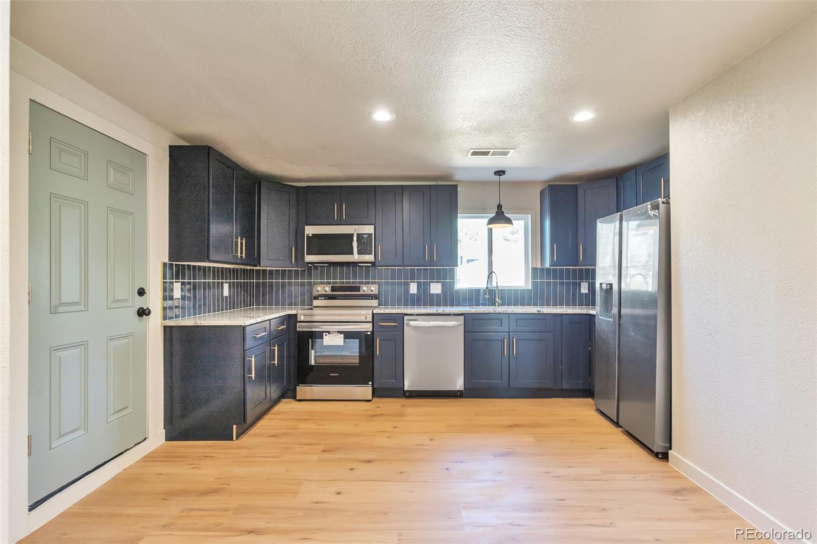 MLS Image #8 for 815  zion street,aurora, Colorado