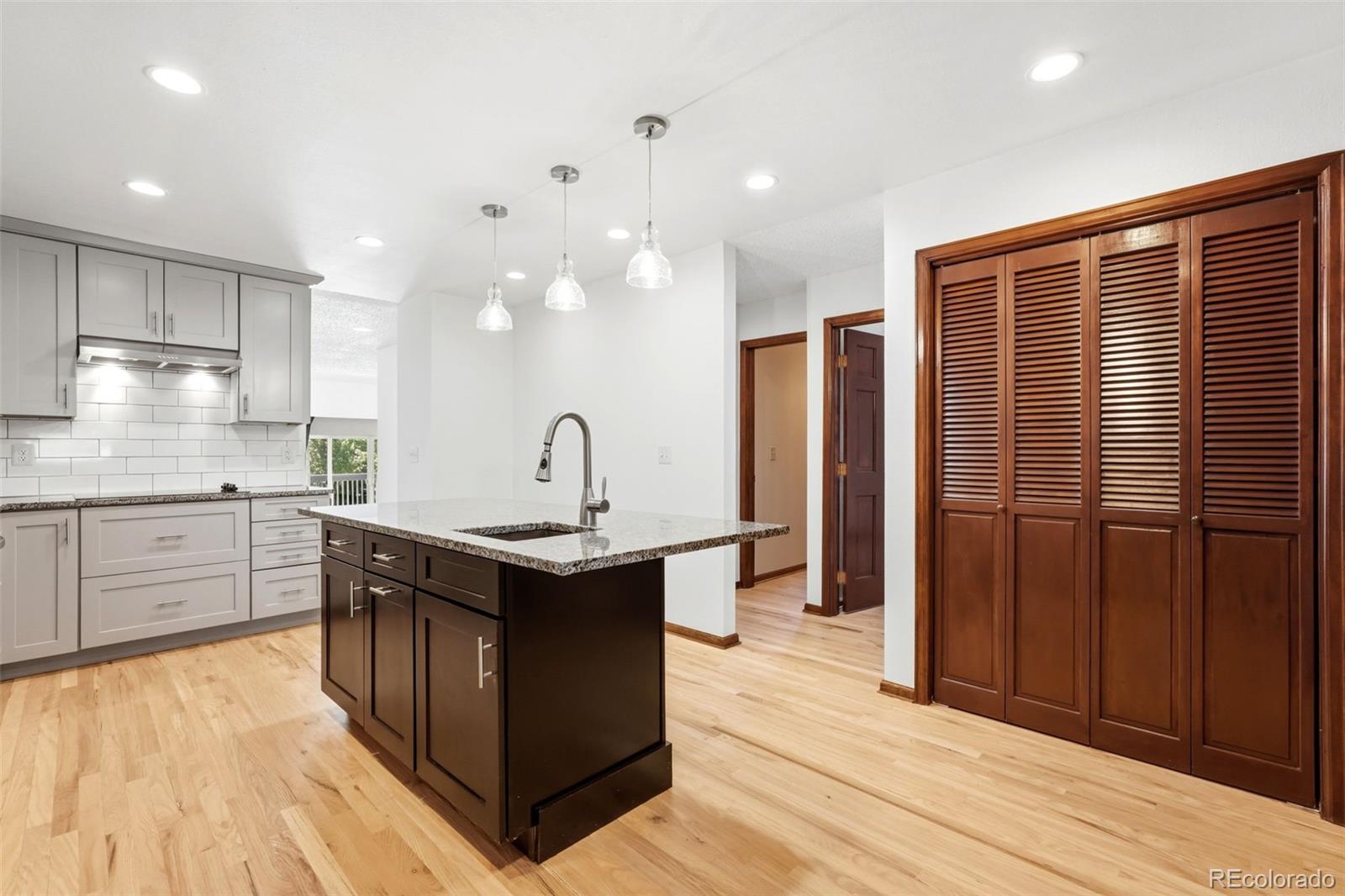 MLS Image #6 for 2609 s quebec street,denver, Colorado