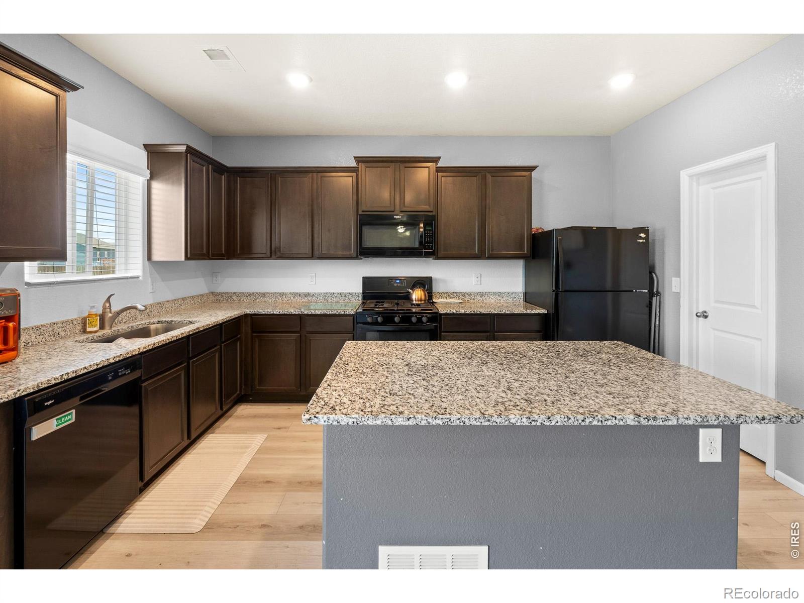 MLS Image #10 for 201  dan lord avenue,keenesburg, Colorado
