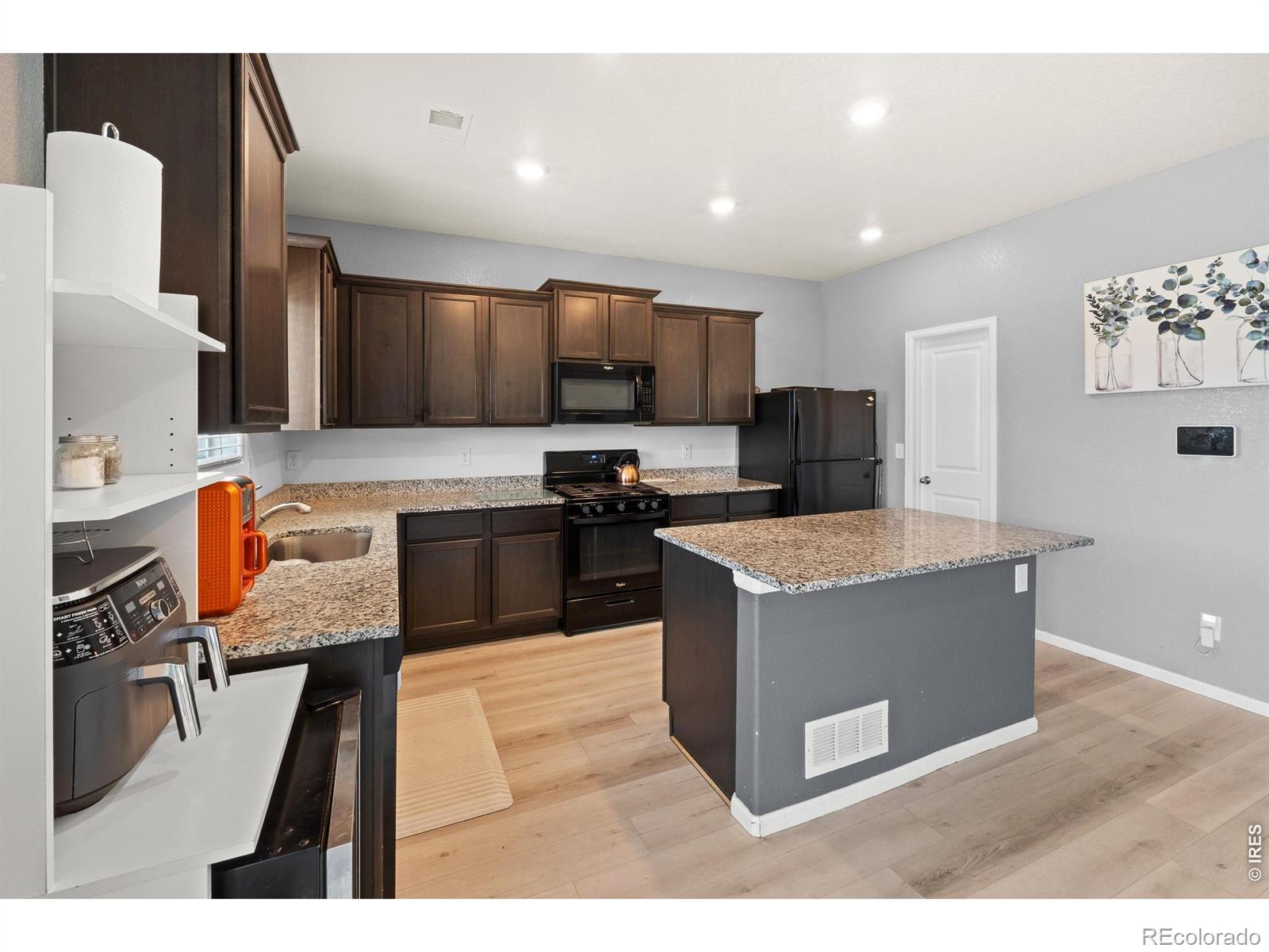 MLS Image #9 for 201  dan lord avenue,keenesburg, Colorado