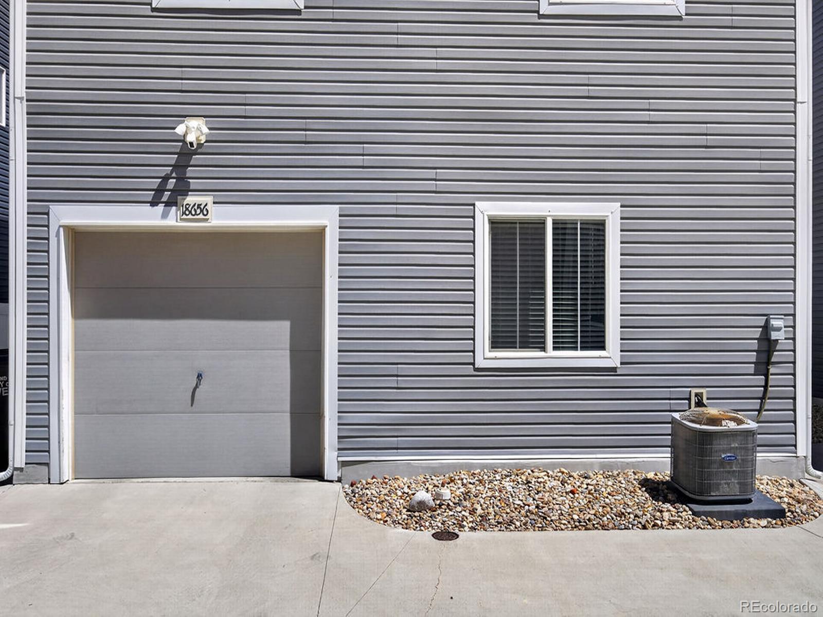 MLS Image #43 for 18656 e 54th place,denver, Colorado