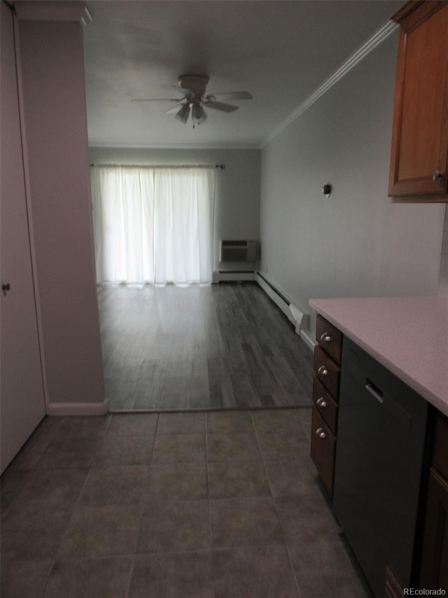 MLS Image #11 for 725 s clinton street 11a,denver, Colorado