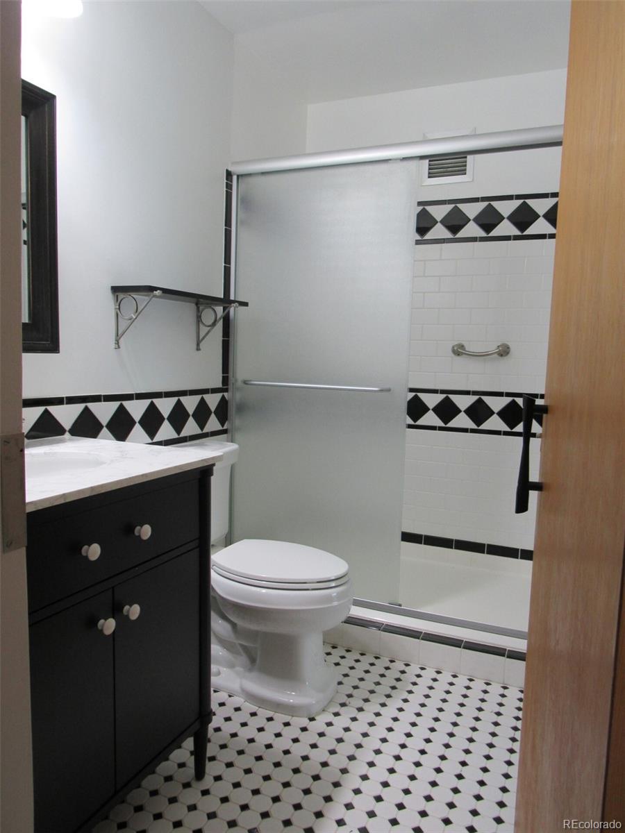 MLS Image #17 for 725 s clinton street 11a,denver, Colorado