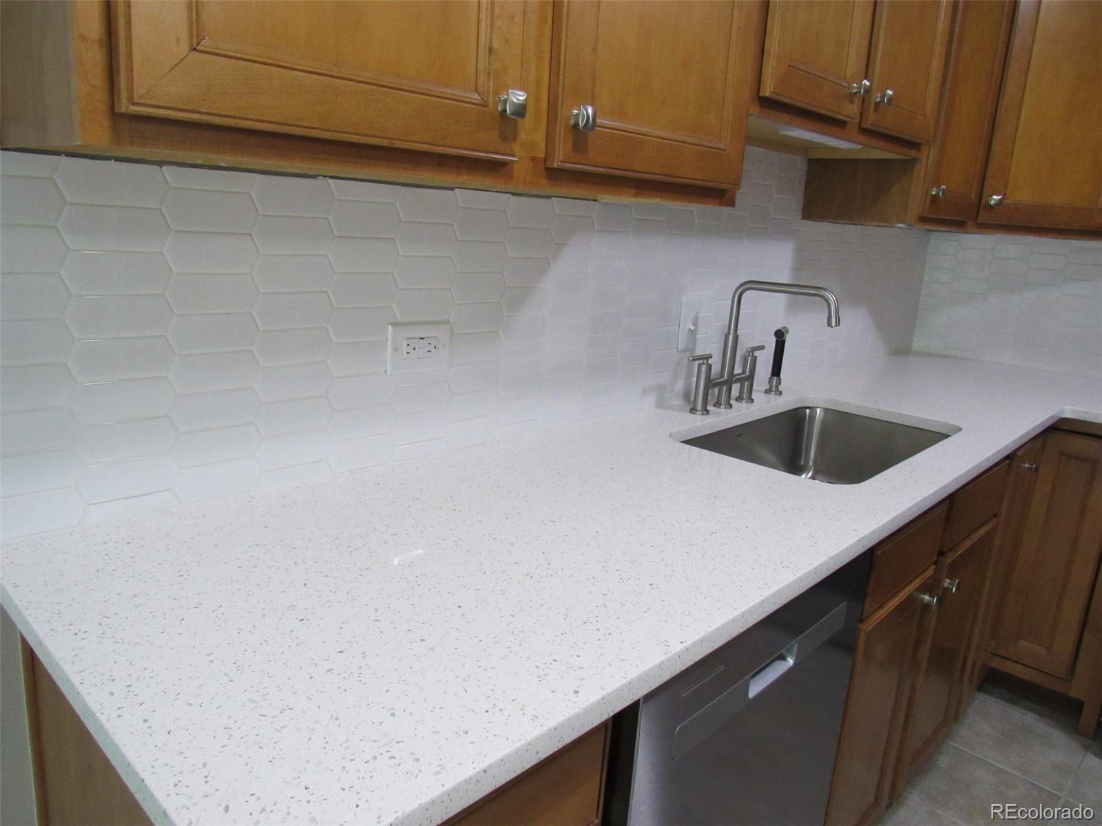 MLS Image #8 for 725 s clinton street 11a,denver, Colorado
