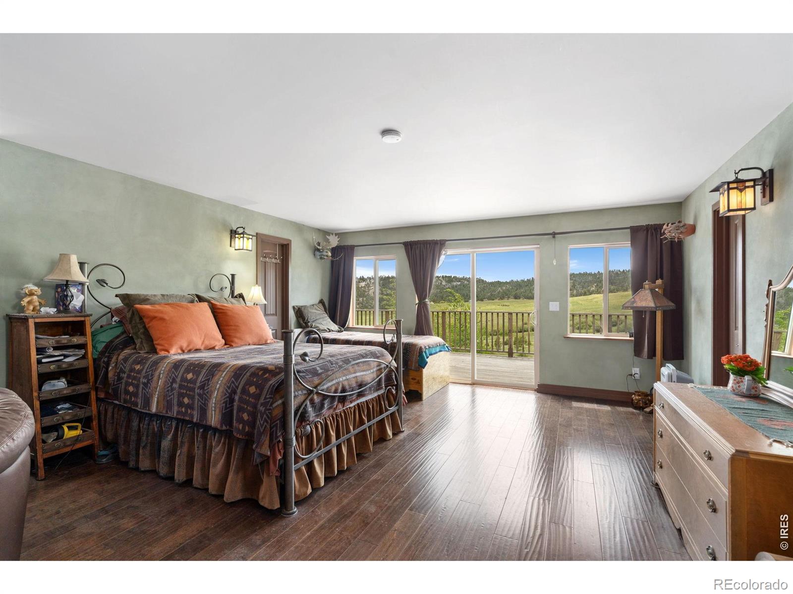 MLS Image #14 for 260  coyote holler way,livermore, Colorado