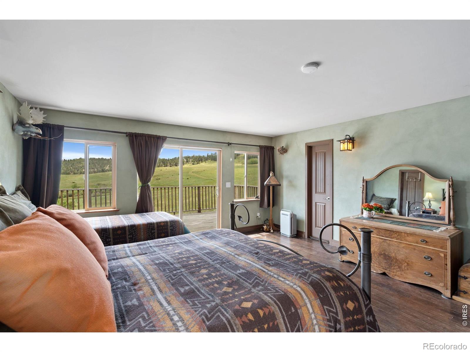 MLS Image #15 for 260  coyote holler way,livermore, Colorado
