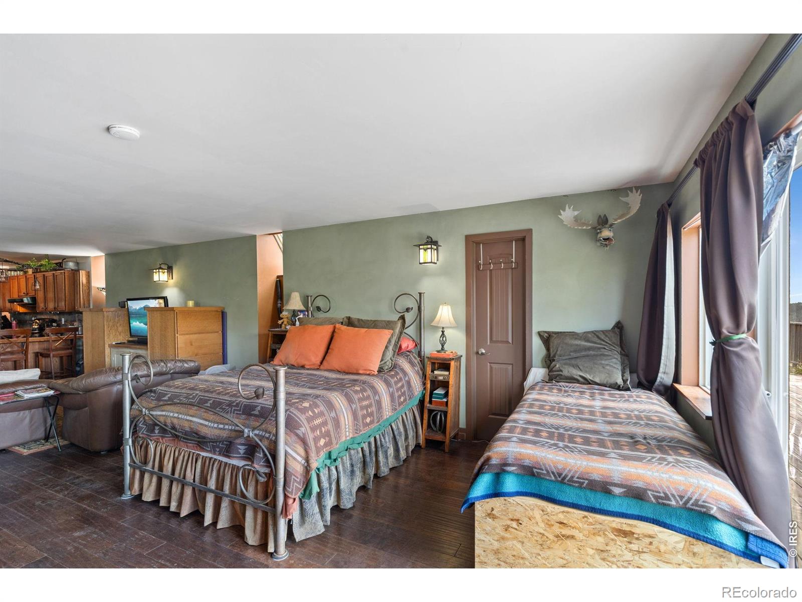 MLS Image #16 for 260  coyote holler way,livermore, Colorado