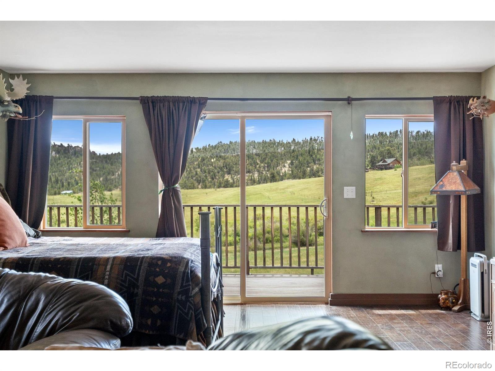 MLS Image #17 for 260  coyote holler way,livermore, Colorado