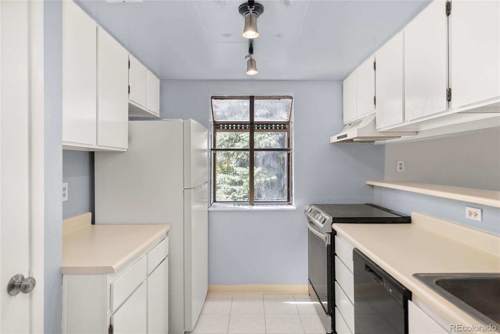 MLS Image #2 for 3083 s ursula circle 201,aurora, Colorado