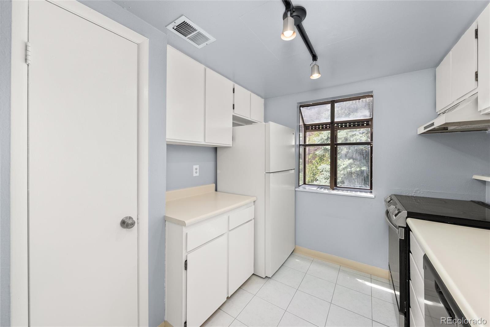 MLS Image #3 for 3083 s ursula circle 201,aurora, Colorado