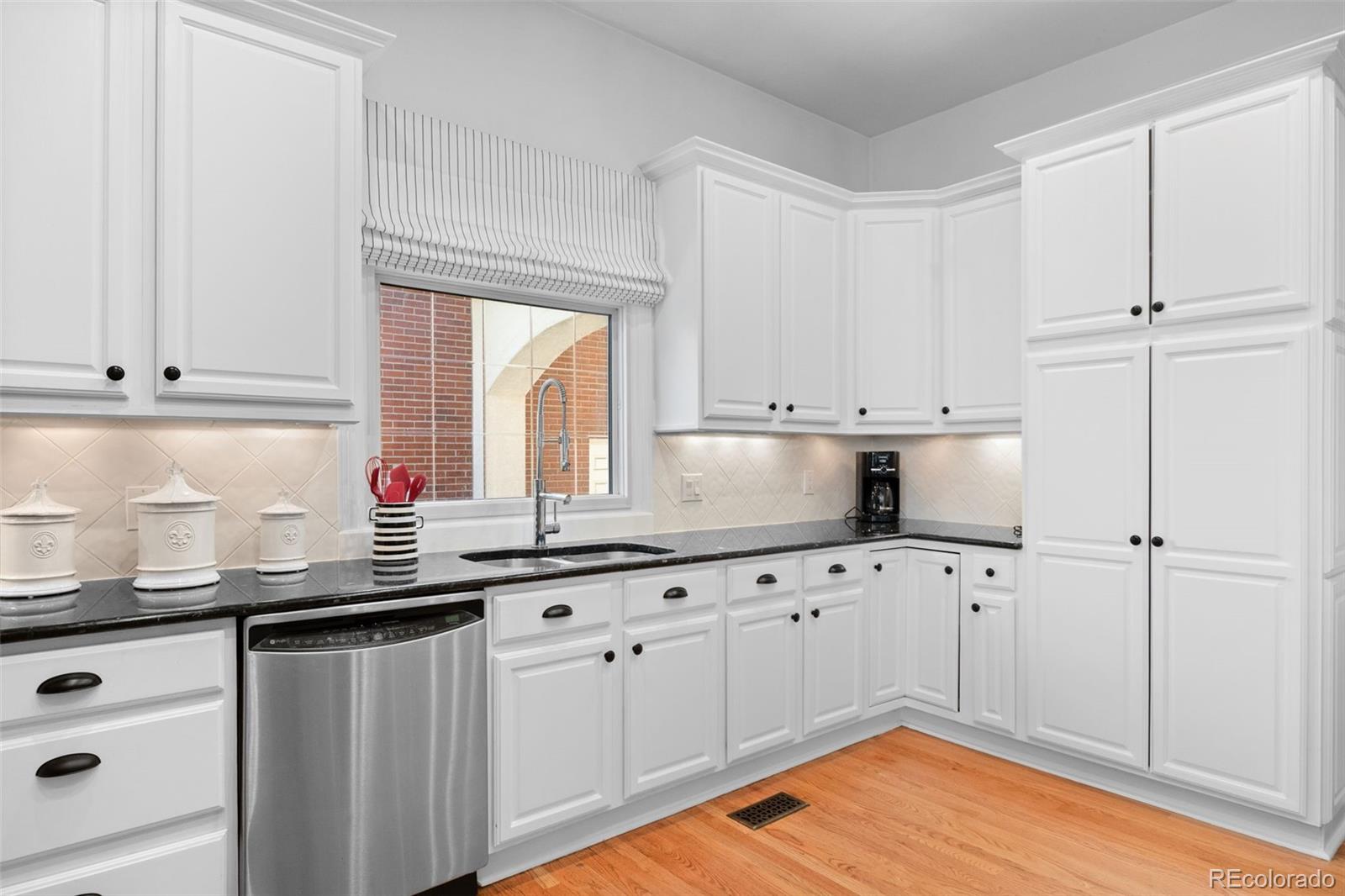 MLS Image #15 for 2090 s joliet street,aurora, Colorado
