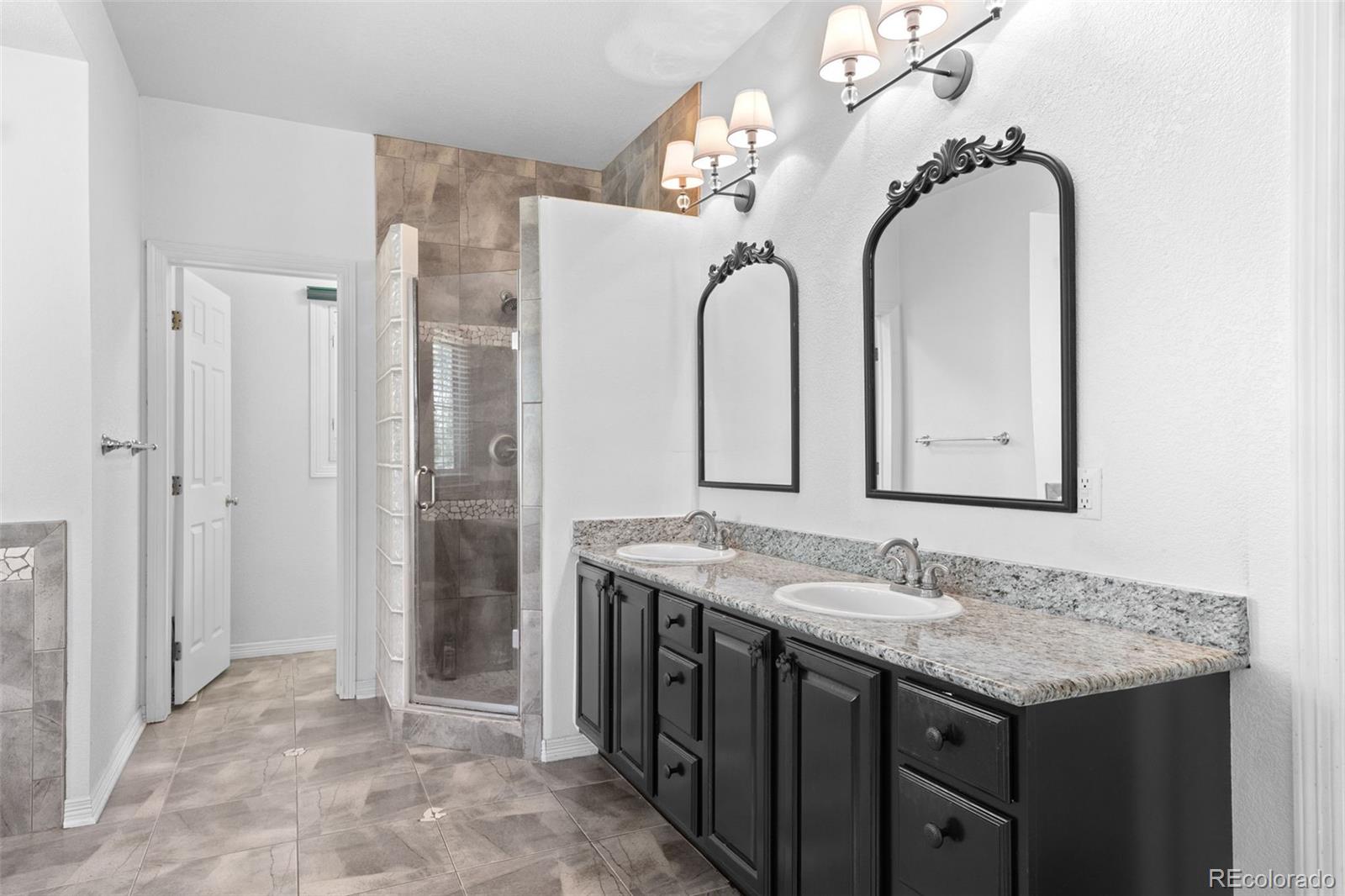 MLS Image #18 for 2090 s joliet street,aurora, Colorado