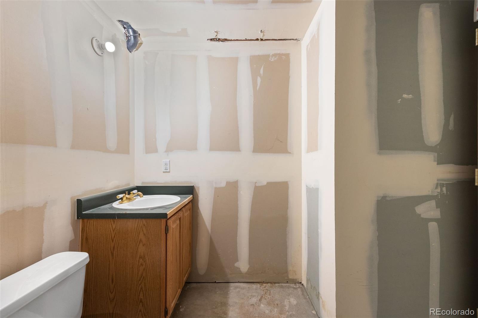 MLS Image #32 for 2090 s joliet street,aurora, Colorado