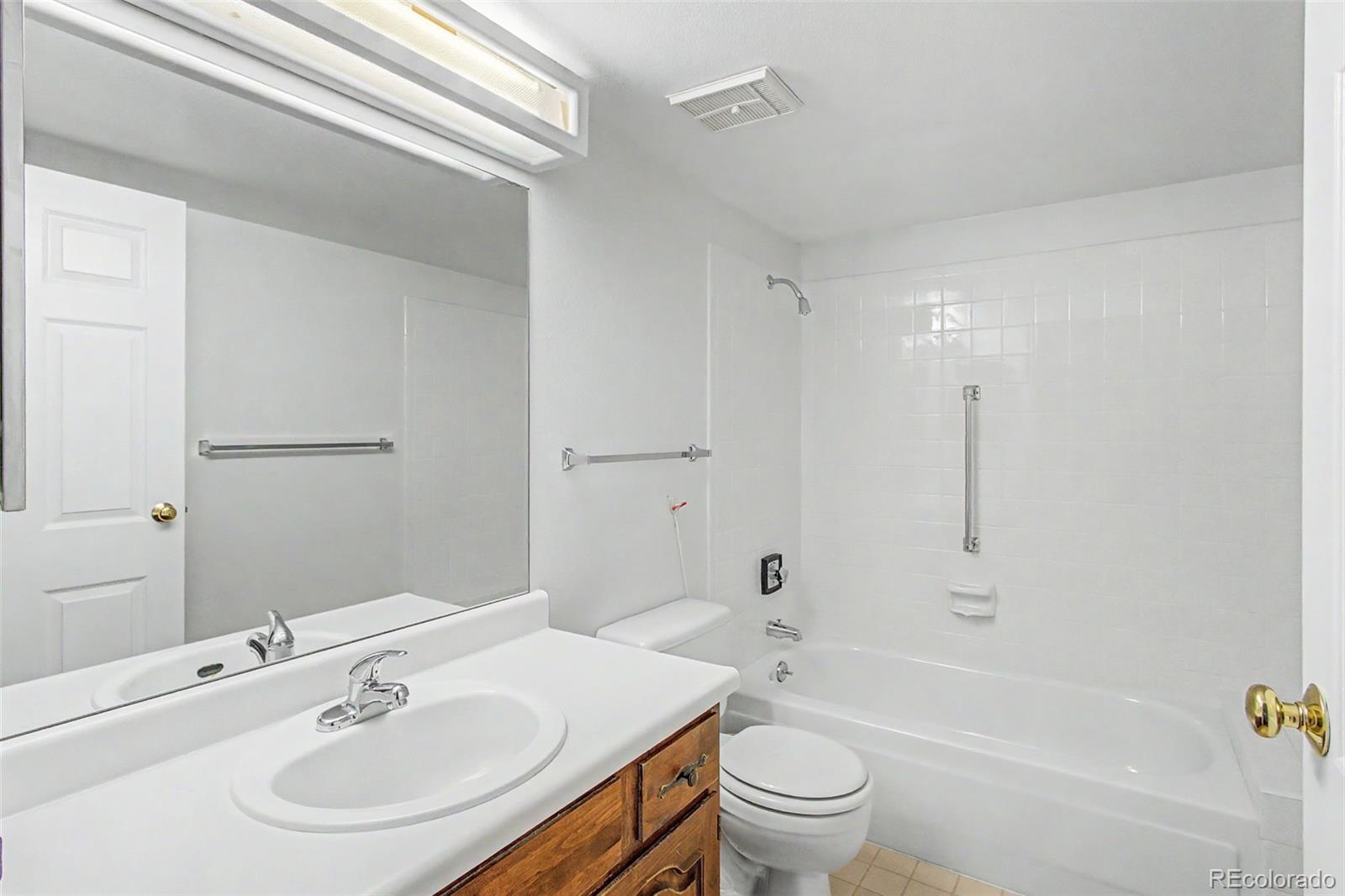 MLS Image #23 for 2868 s heather gardens way 210,aurora, Colorado