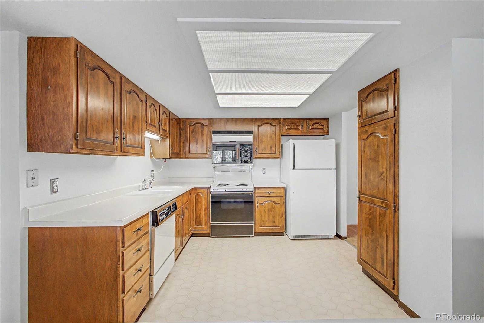 MLS Image #3 for 2868 s heather gardens way 210,aurora, Colorado