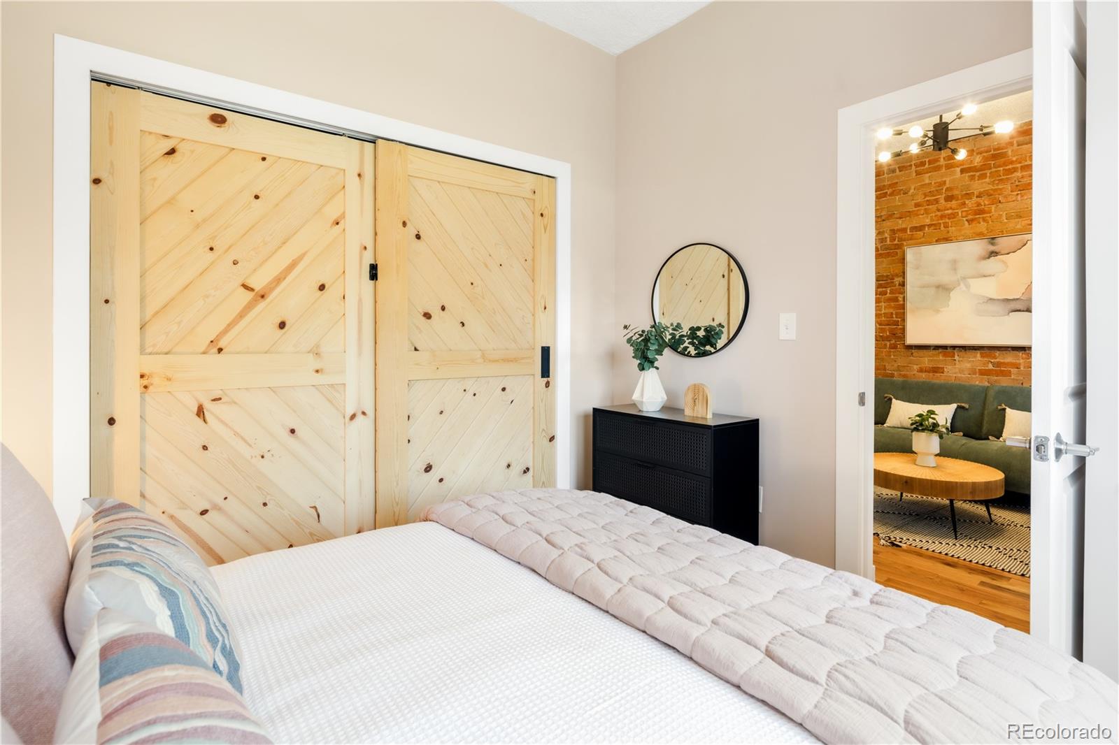 MLS Image #11 for 2339 n gilpin street,denver, Colorado