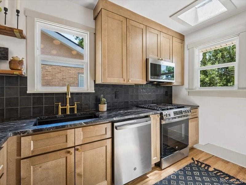 MLS Image #13 for 2589 n glencoe street,denver, Colorado