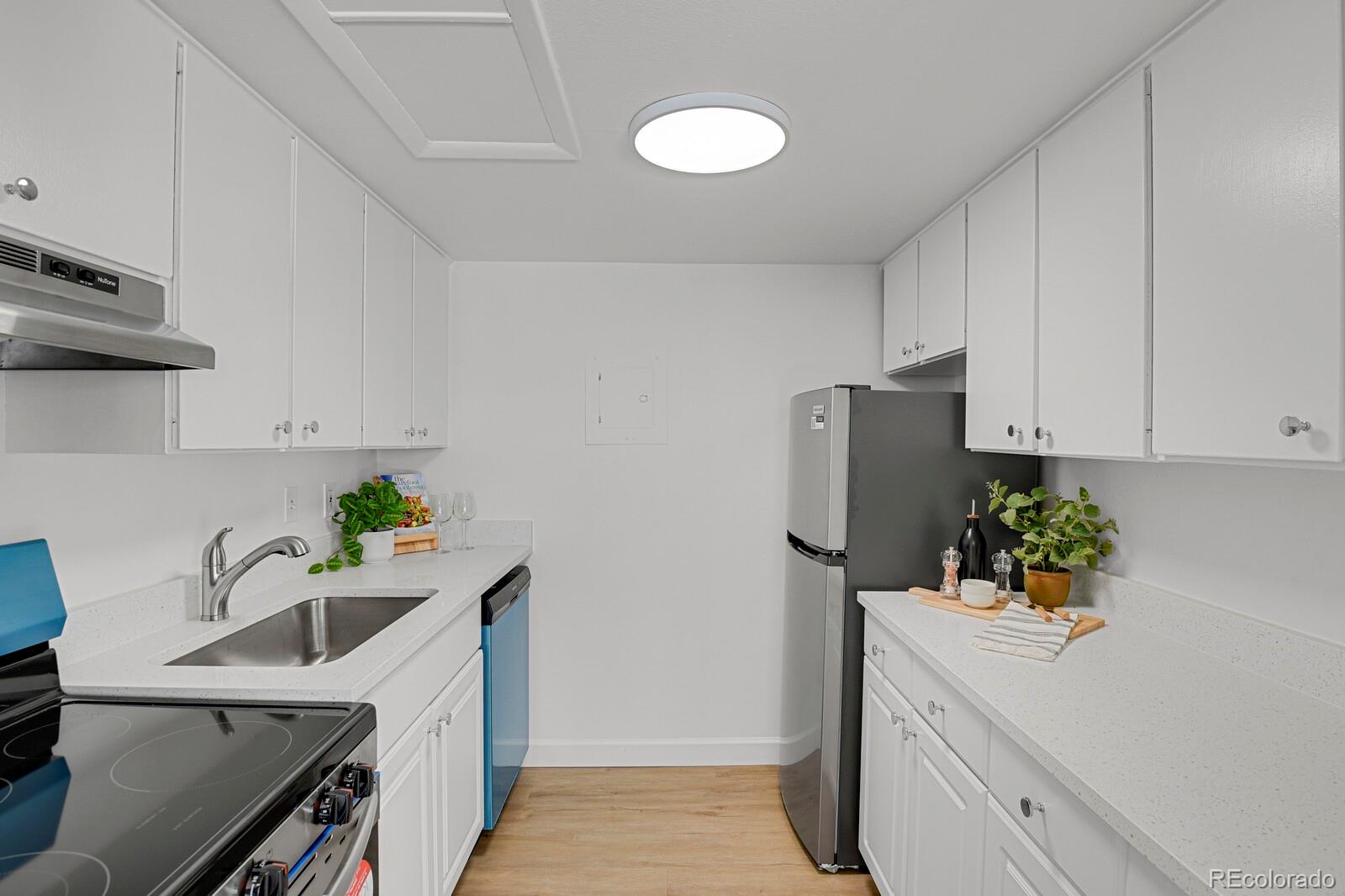 MLS Image #3 for 3369 s monaco street parkway,denver, Colorado