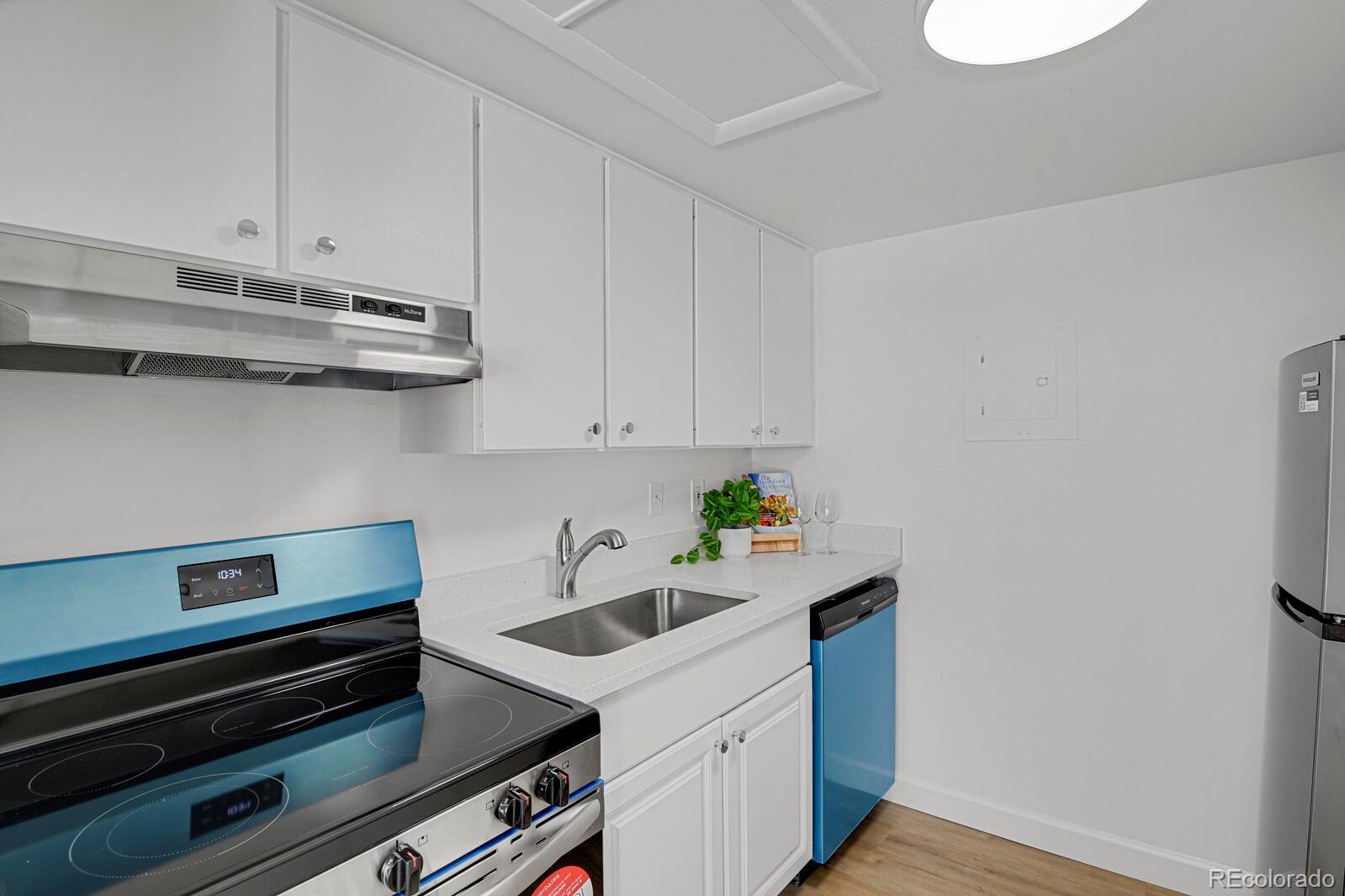 MLS Image #5 for 3369 s monaco street parkway,denver, Colorado