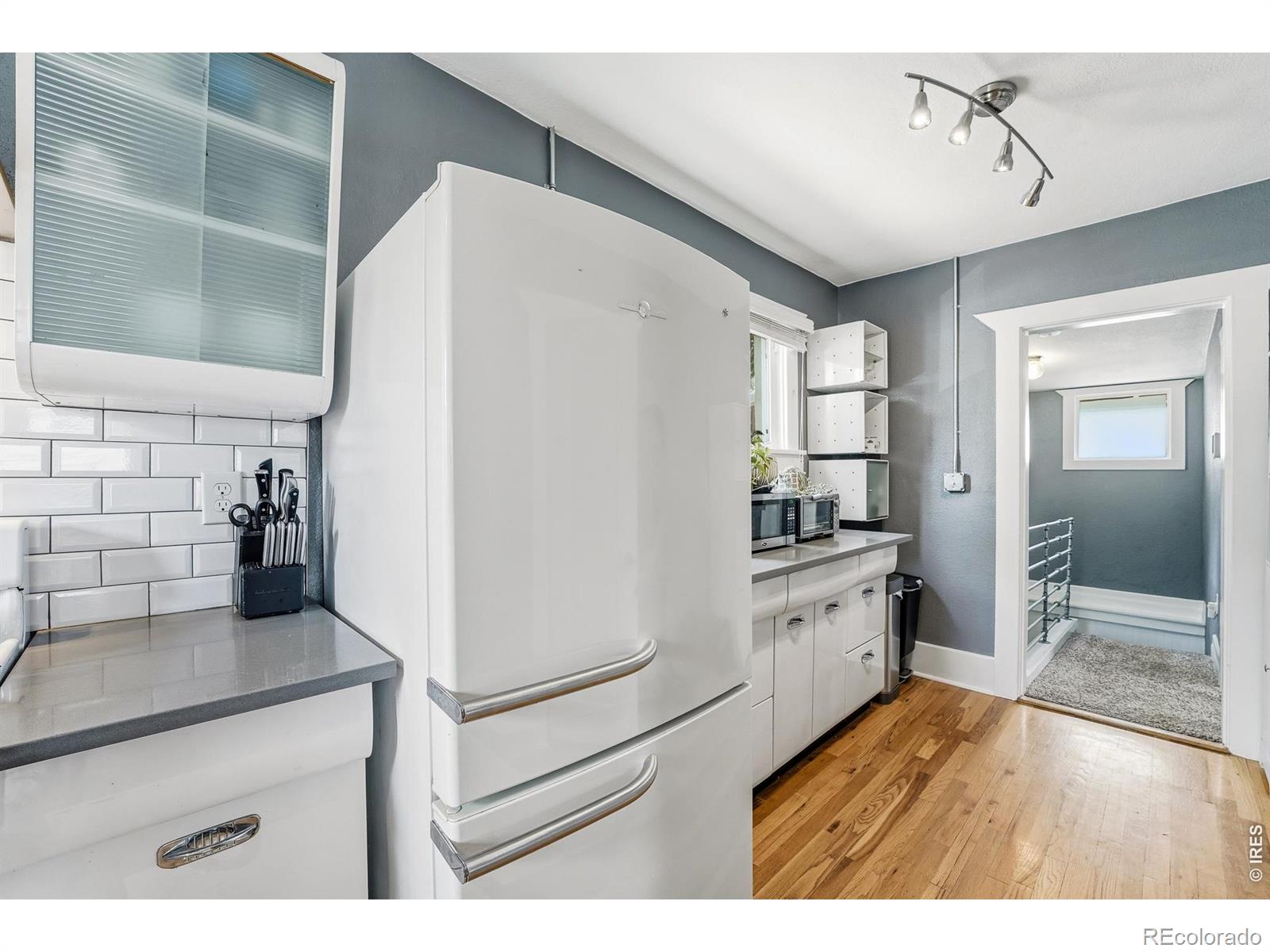 MLS Image #11 for 1866 s lincoln street,denver, Colorado