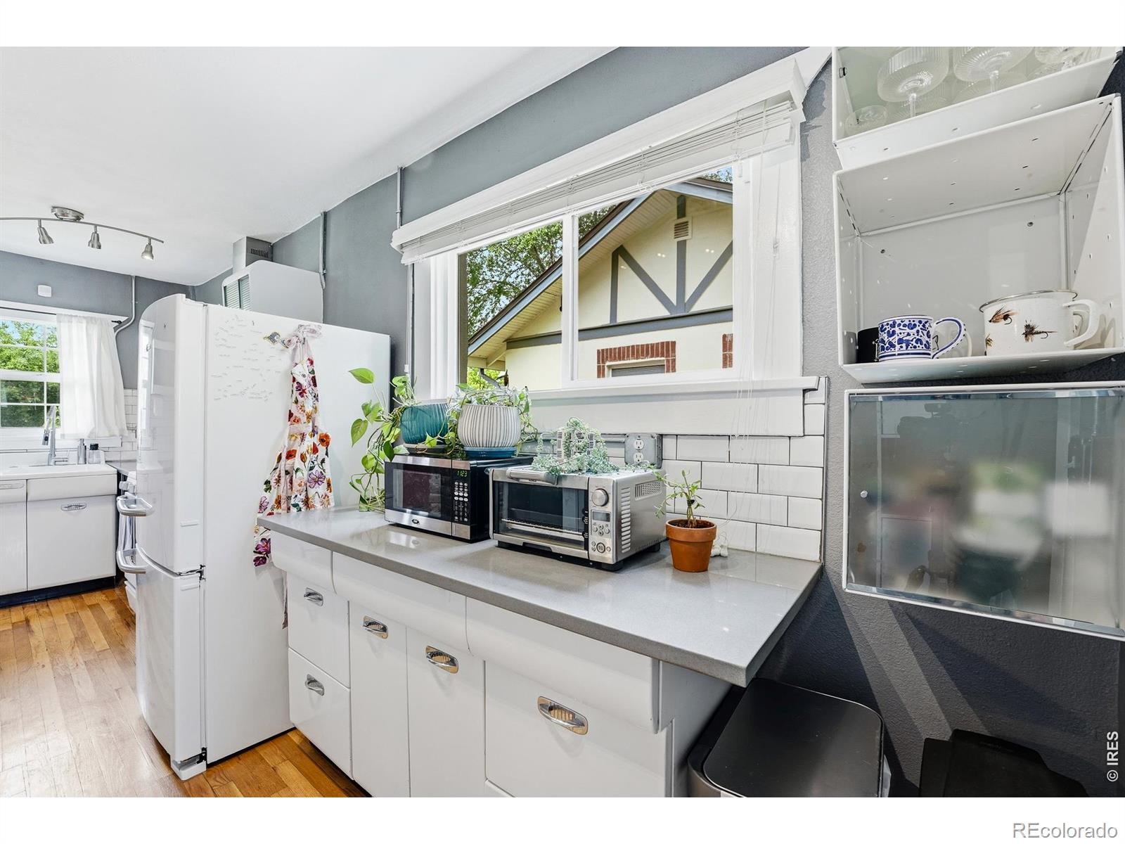 MLS Image #12 for 1866 s lincoln street,denver, Colorado
