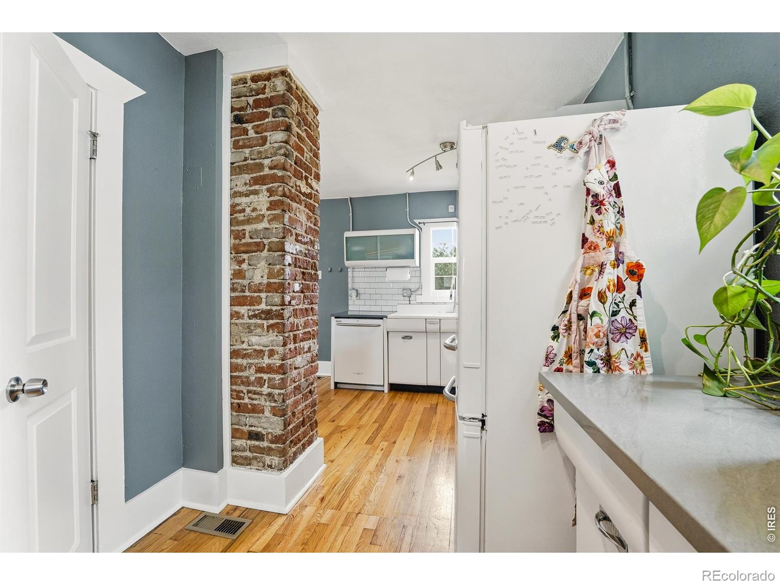 MLS Image #14 for 1866 s lincoln street,denver, Colorado