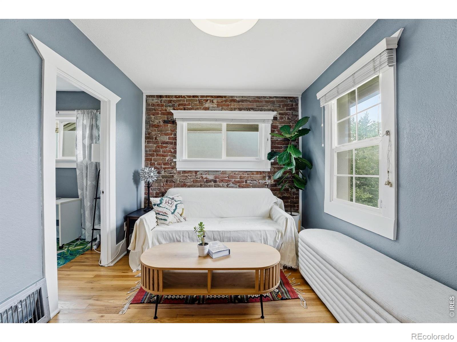 MLS Image #15 for 1866 s lincoln street,denver, Colorado
