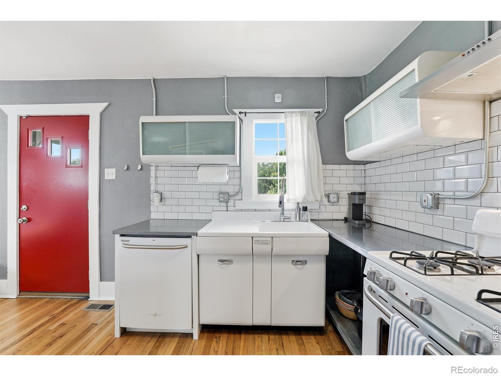MLS Image #8 for 1866 s lincoln street,denver, Colorado