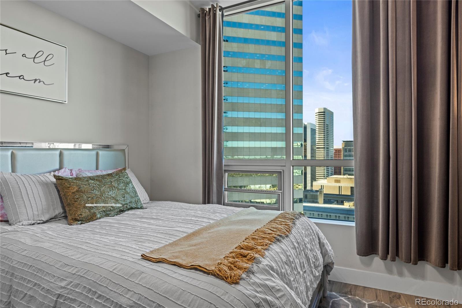 MLS Image #11 for 2001 n lincoln street 1512,denver, Colorado