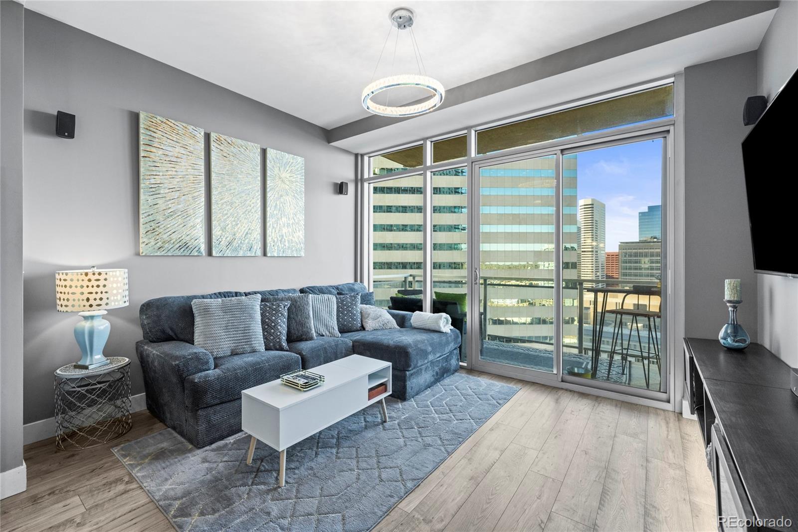 MLS Image #2 for 2001 n lincoln street 1512,denver, Colorado
