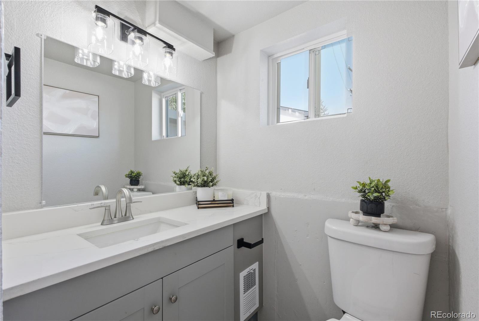 MLS Image #11 for 950  laurel street,broomfield, Colorado