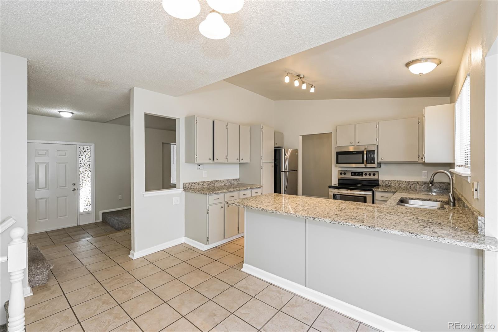 MLS Image #2 for 2721 s salida way,aurora, Colorado