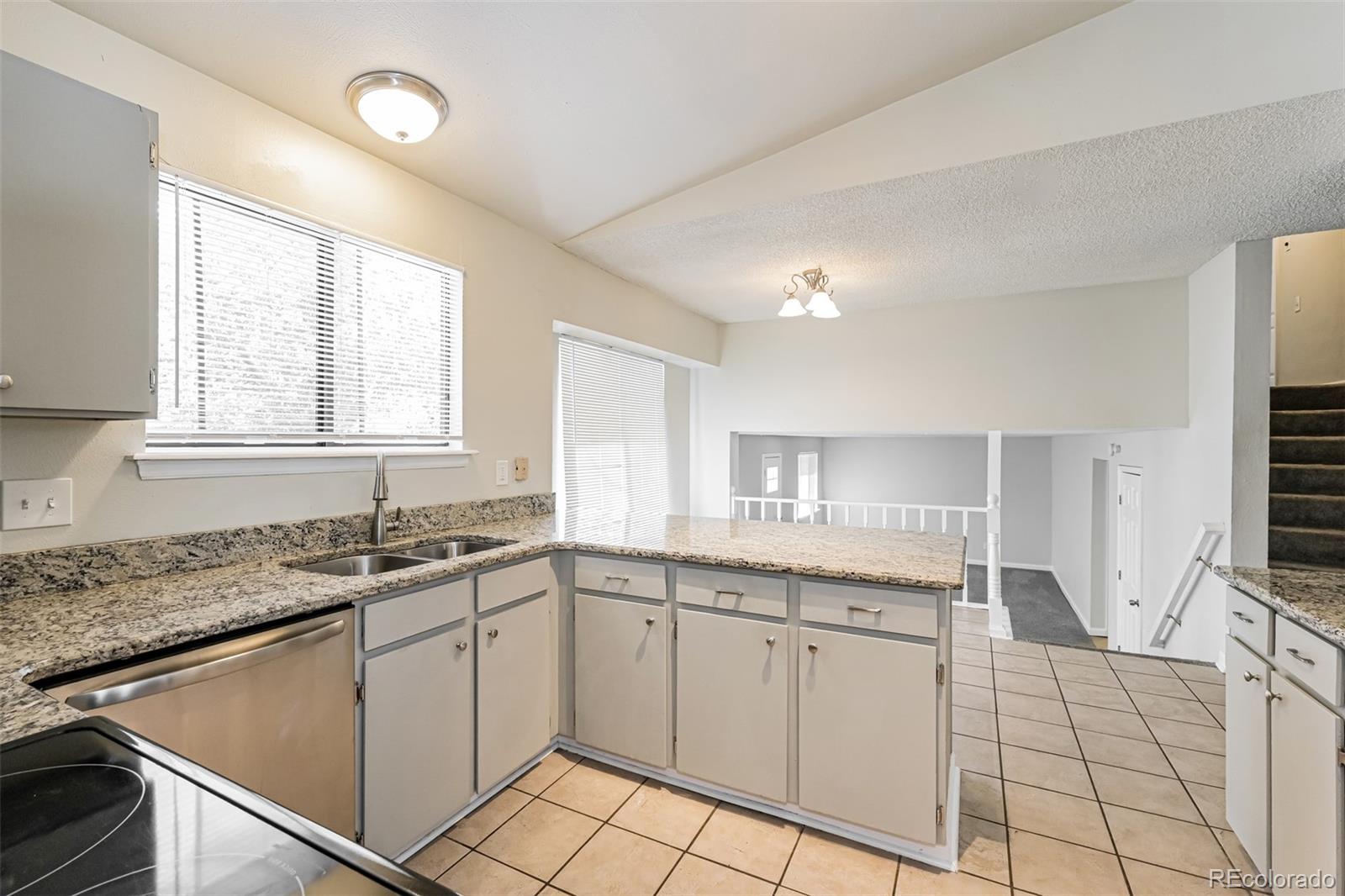 MLS Image #3 for 2721 s salida way,aurora, Colorado
